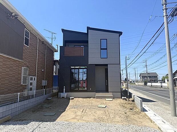 現地外観写真
4/20撮影
室内完成済み。外構工事5月末完成予定です。