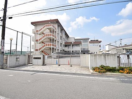 高崎市立中尾中学校 約1,920m(徒歩約24分)