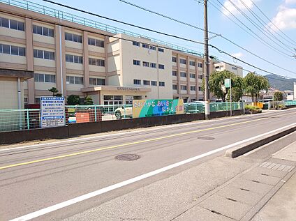 栃木市立栃木西中学校 1,200ｍ～1210ｍ(徒歩15分～16分)