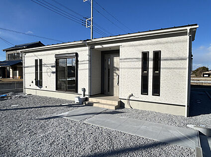 【5号棟　外観】