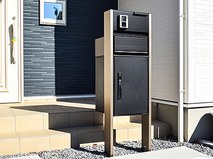 【設備画像：フレムスLight（三協アルミ）】