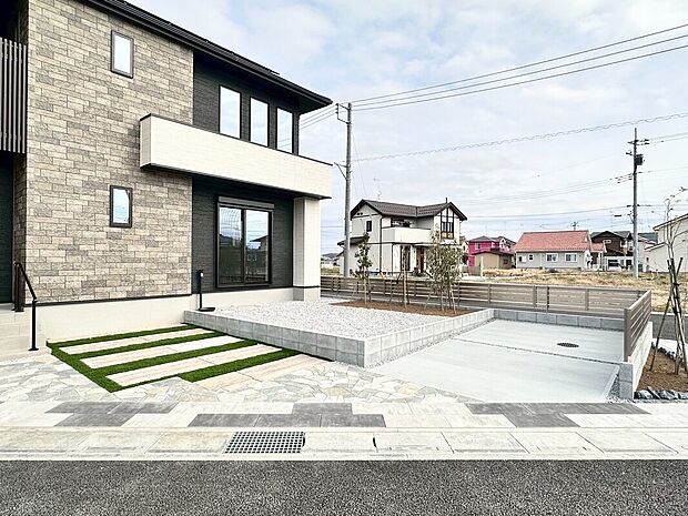 【【駐車スペース】】カースペース3台分ございます。