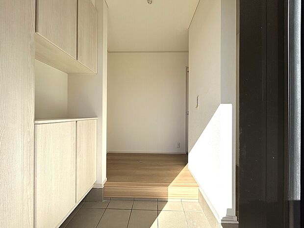 【玄関】収納力たっぷりの土間収納もあり使い勝手がいいです。