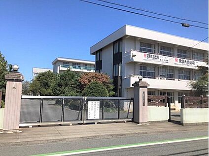 松山中学校 約1,780m～1,800m(徒歩約23分)