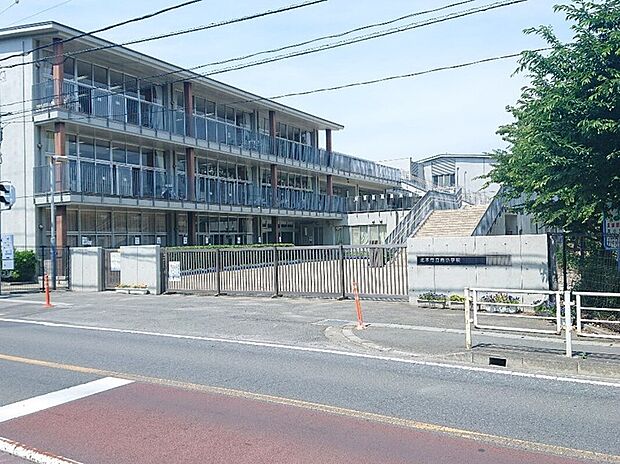 北本市立南小学校(約300m)