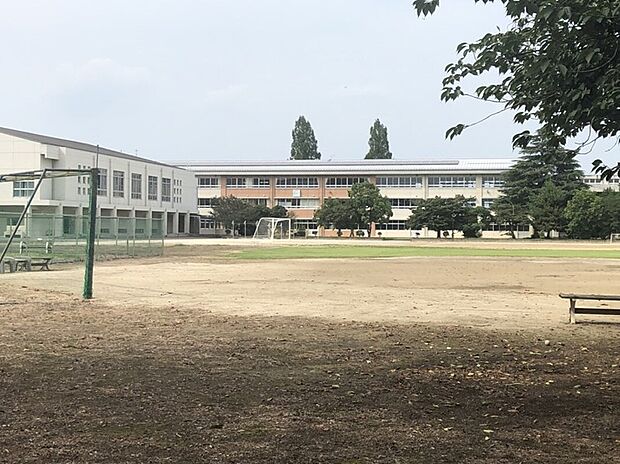 大泉南中学校(約1,840m)
