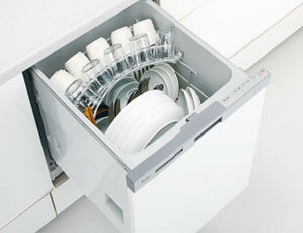 【食器洗い乾燥機】キッチンと美しく一体化。手で洗うよりも節水になり、家事の負担も軽減できます。（※システムキッチン付属の設備です。各メーカーの仕様に準じます。）