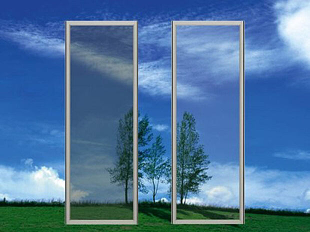 【クリアネット網戸】外の景色がクリアに見える網戸。細かい網目と細い糸で、防虫性に優れています。糸と糸の交差部を融着する技術により、ほこりがすき間に入りにくく、眺望性を保ちます。