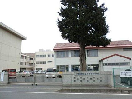 伊勢崎市立あずま中学校  約2,120m(徒歩約27分)