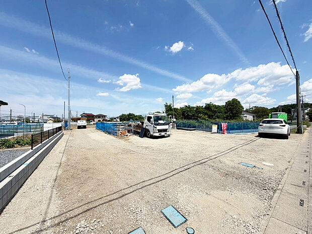 【【3号棟　現地写真】】土地107.93坪！プランターでお花を育てたり、家庭用プールを広げてお子様と楽しむのも良いですね。（2026/5/11撮影）
