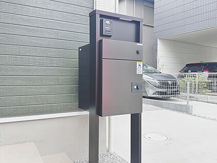 宅配ボックス　※同仕様同形状