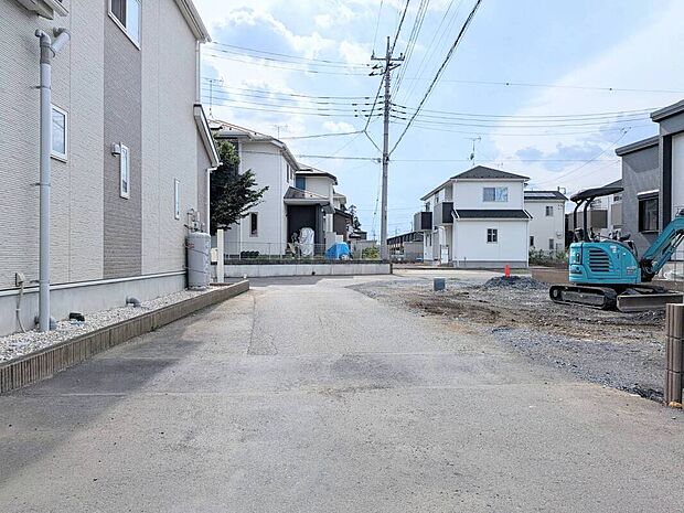 【【分譲地前面道路】】南側4.0m公道です。角地ならではの開放感が魅力の立地◎