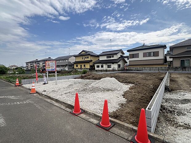 【【3号棟　現地写真】】ゆとりある82.32坪の敷地！陽当たり良く広々としたお庭も確保できます♪