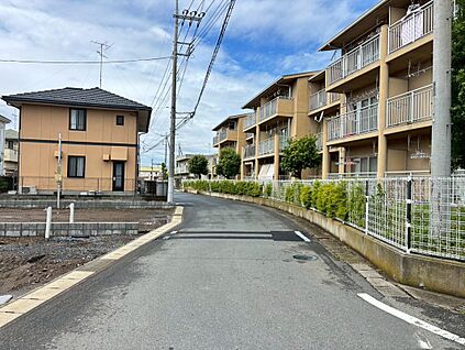 【4号棟　前面道路】