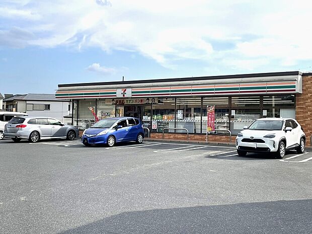 セブンイレブン桶川高校前店(約200m)