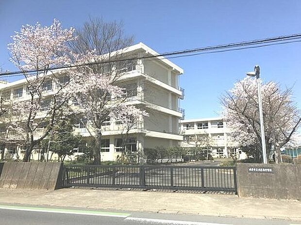 鴻巣南中学校