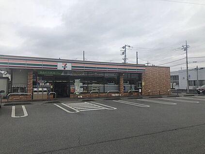 セブンイレブン羽川北店 620m(徒歩8分)