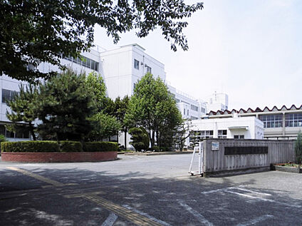 上柴西小学校  約950ｍ(徒歩12分)