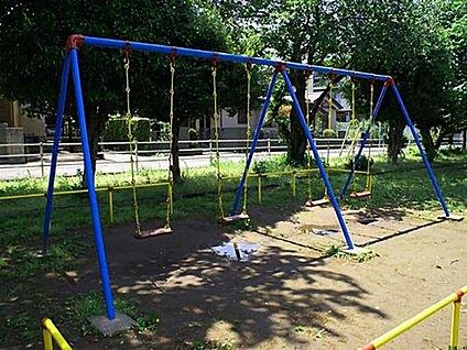 宮地公園 約220m(徒歩3分)