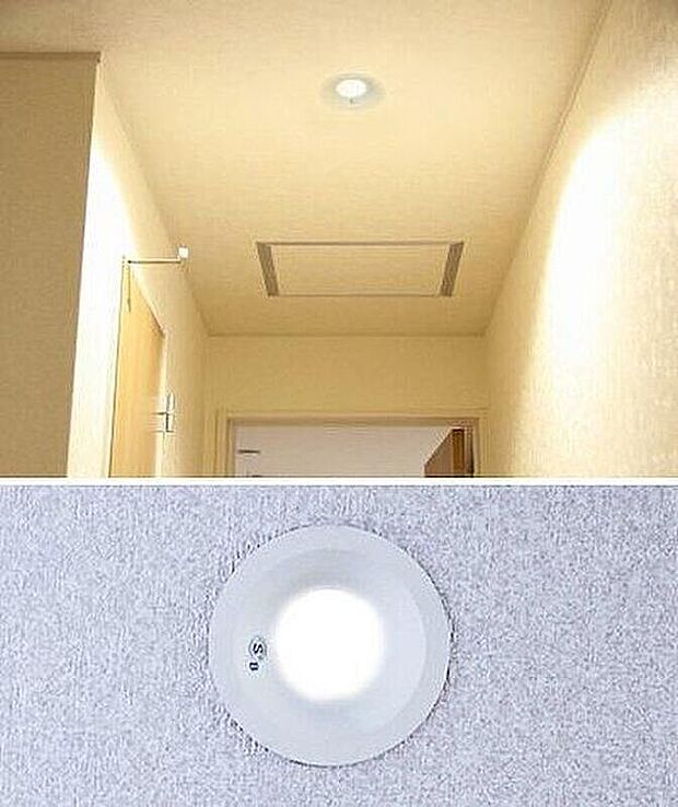 【LEDダウンライト】従来の蛍光灯ライトに比べ電気料金・年間CO2を削減できます。