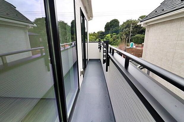 【~Balcony~】晴れた日にはたっぷりのお洗濯ものを干すことができるバルコニー♪