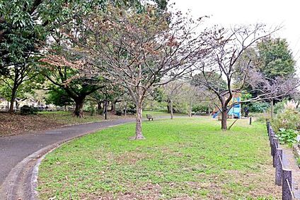 祖師谷公園 350ｍ(徒歩5分)