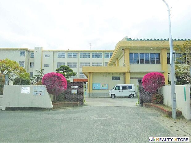 福岡市立老司小学校（約850m）