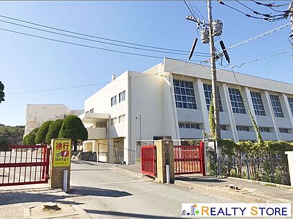 志免町立志免中学校 1930m