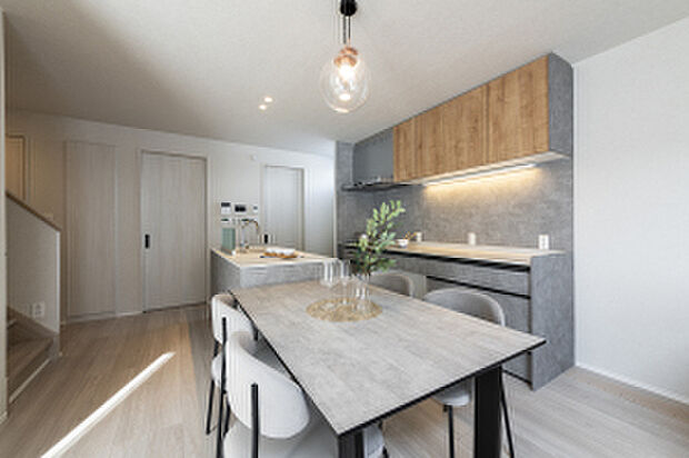 配膳・片付けがしやすい横並びのダイニングキッチン(2026年2月撮影)