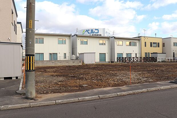 【区画1】160.85m2(48.65坪)の南西入りの整形地(2025年11月撮影)