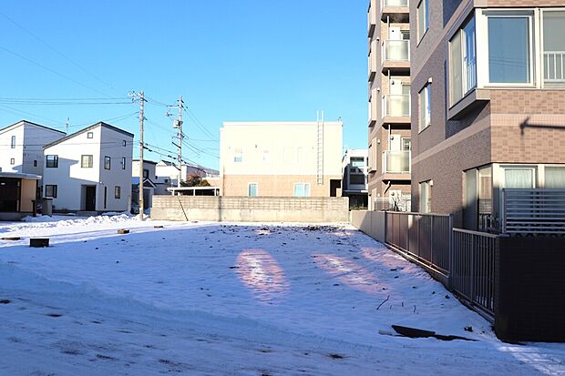 【区画2】正面:132.55m2(40.09坪)の北東入りの宅地(2025年12月撮影)