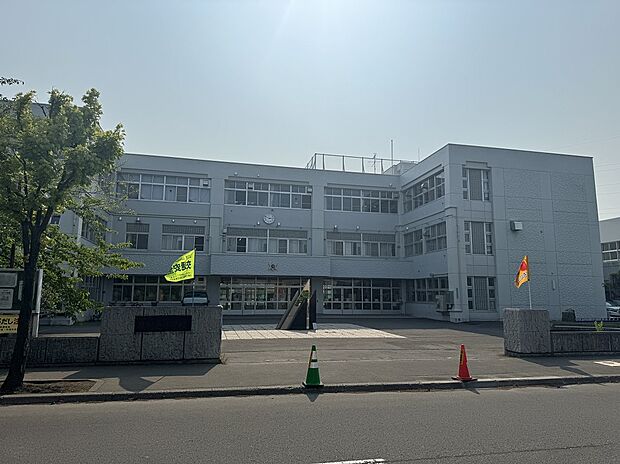 厚別通小学校（2025年5月撮影）