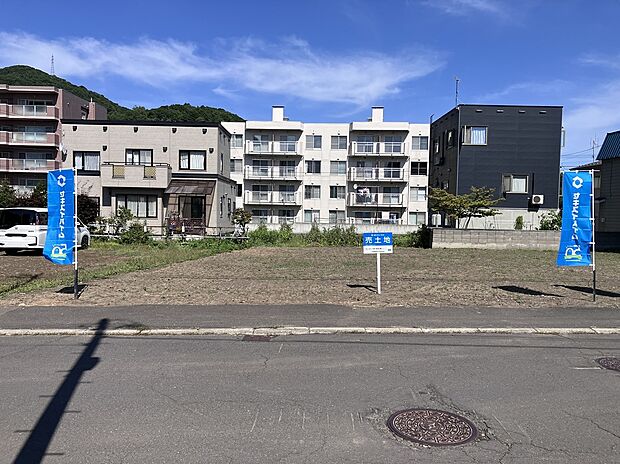 【区画1】正面:155.93m2(47.16坪)の南向きの宅地(2025年9月撮影)