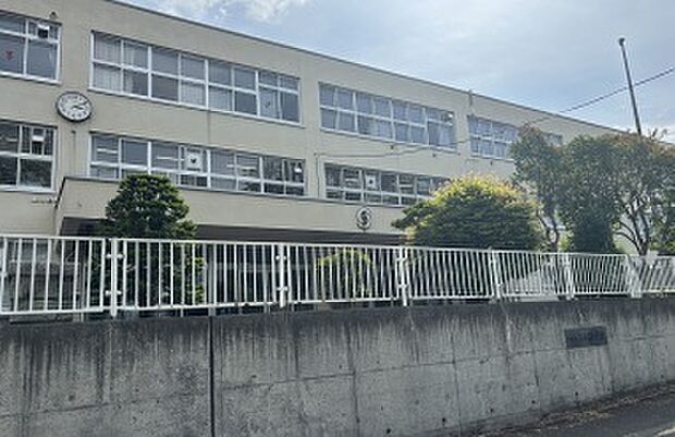 西白石小学校(2023年6月撮影)