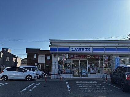 ローソン札幌八軒10条店 徒歩3分