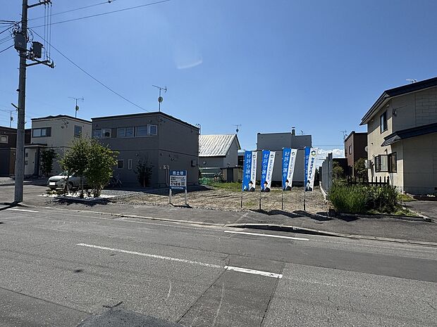 【右から撮影】JR南永山駅まで徒歩9分。交通アクセス◎(2025年9月撮影)