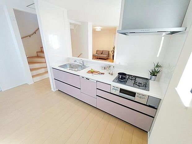 ☆Kitchen☆
家族のコミュニケーションを重視した対面式キッチン・リビングイン階段プランです。