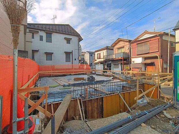 ☆造成中・現地の様子☆長期優良住宅＋住宅性能表示【建設】【設計】W取得の永住邸誕生です。食洗機付対面キッチン、折上げ天井＆ポップアップ天井を配したおしゃれなＬＤＫ、浴室暖房乾燥機など設備充実♪