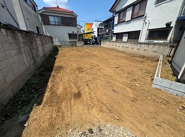 今なら建築中の様子をご覧になることができます!
一戸建ての大きなメリットは、「自分の土地」を自由に使えること。好きなペットが飼える他、ガーデニングやDIY、車やバイクの手入れなど様々な趣味を楽しめます