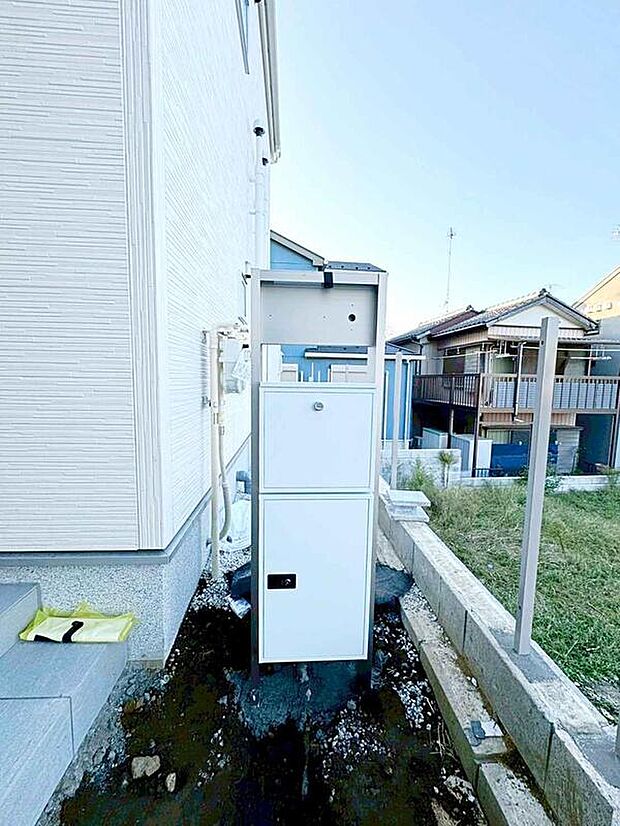 【その他】☆Delivery box & Mailbox☆
宅配ボックスも完備しているので宅配便の受け取りを気にする煩わしさがありません。
※TVモニターインタフォンは、これから設置されます。