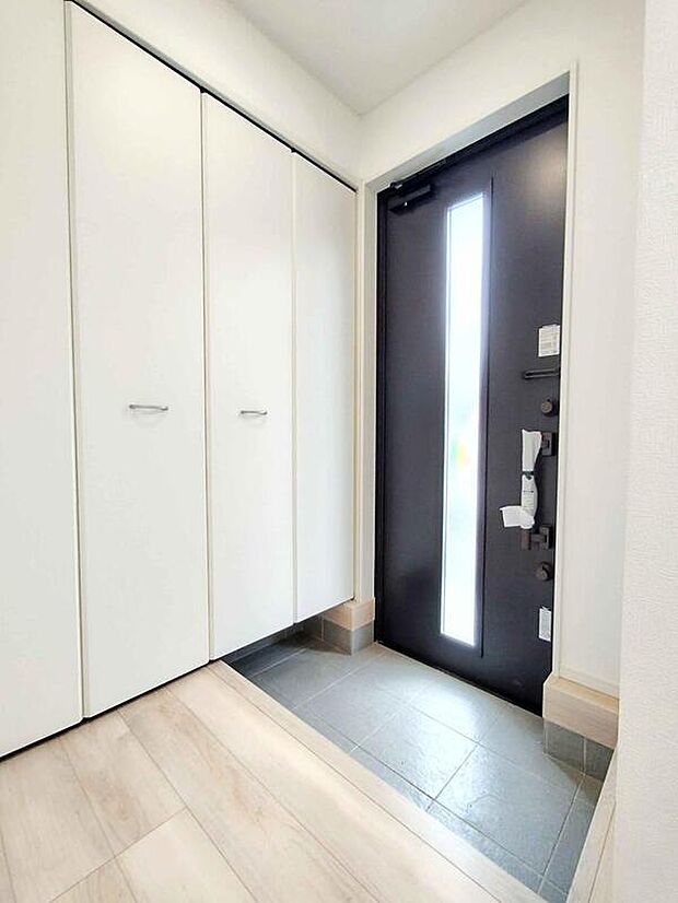 【☆Entrance☆】清潔感あふれる明るい玄関が、住まいの第一印象を格上げいたします。