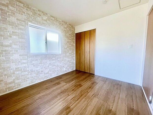 【リビング以外の居室】全居室に収納を完備しておりますので、居室の全空間を有効活用出来ます。自分好みのお部屋で、ゆったりお寛ぎ頂けます。