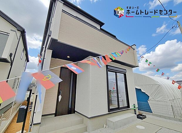 【現地外観写真】周囲には高い建物もなく、空からの光が全体に行き渡ります。
住環境良好な人気の低層住居専用地域に立地しております。守られた環境は、お子様との暮らしにもおすすめです。