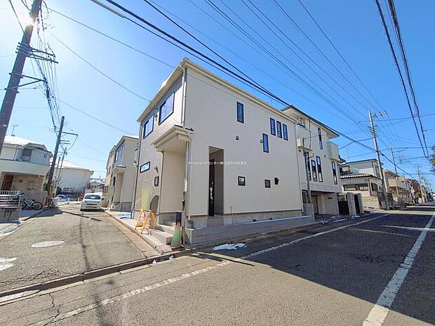 【☆前面道路の様子☆】カースペースございます。
この街で・この家で暮らしたいと思わせる理由を是非現地でお確かめ下さい。
現地をご覧いただきながら、住まいの夢をお聞かせください。