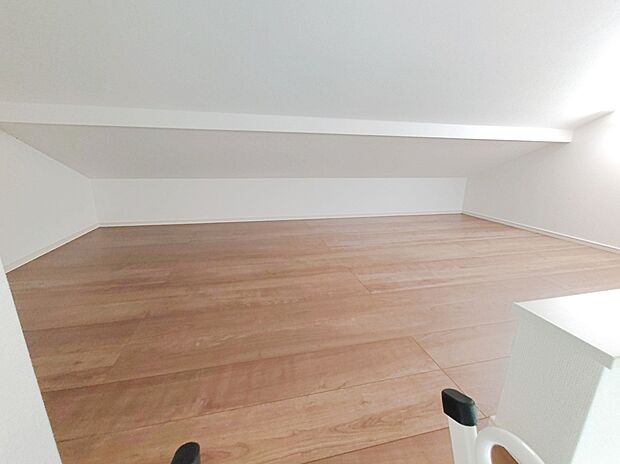 【☆Loft☆】生活スタイルに合わせて自由に使えるロフト♪増えがちな季節の衣類や本、趣味の道具などもすっきりと片付きます。