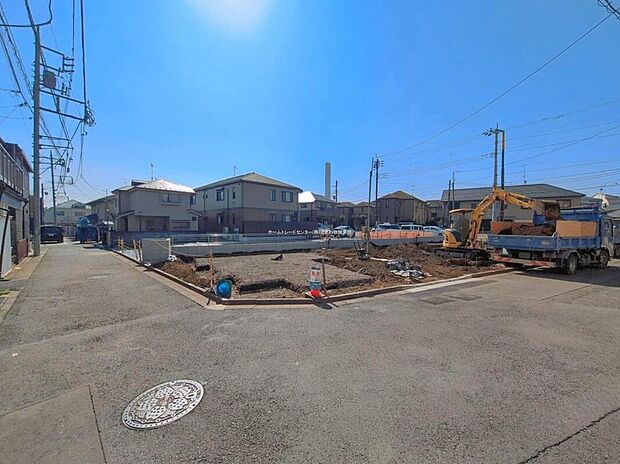 【前面道路含む現地写真】カースペースございます。
この街で・この家で暮らしたいと思わせる理由を是非現地でお確かめ下さい。
現地をご覧いただきながら、住まいの夢をお聞かせください。