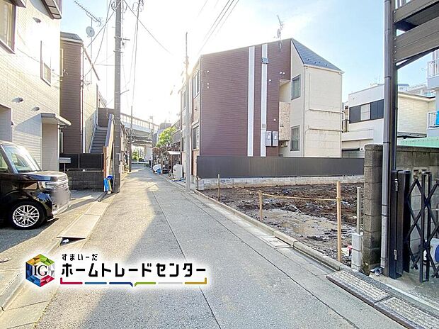 【☆前面道路の様子☆】ビルトインガレージございます。
この街で・この家で暮らしたいと思わせる理由を是非現地でお確かめ下さい。
現地をご覧いただきながら、住まいの夢をお聞かせください。