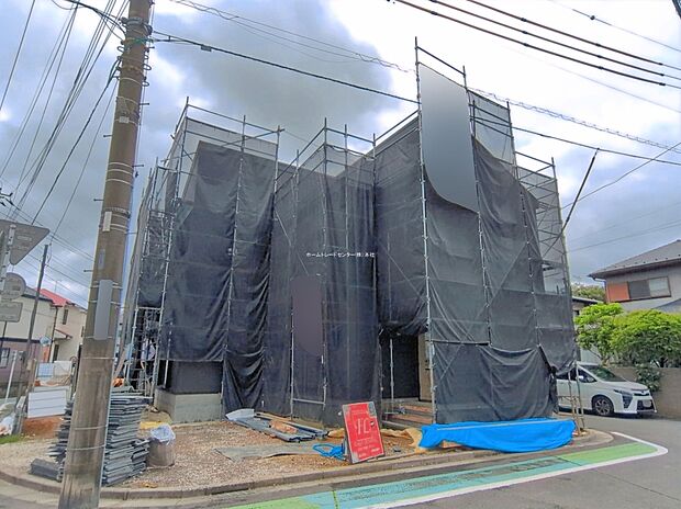 【現地外観写真】一戸建ての大きなメリットは、「自分の土地」を自由に使えること。好きなペットが飼えるほか、ガーデニングやＤＩＹ、車やバイクの手入れなど様々な趣味を楽しめます♪