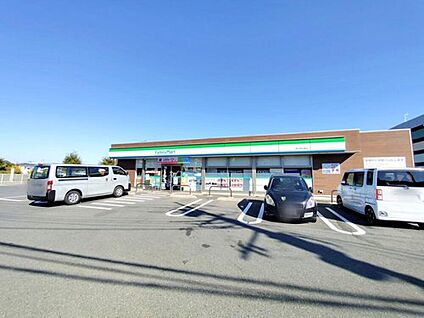 ファミリーマート富士見山室店 489m(徒歩7分)