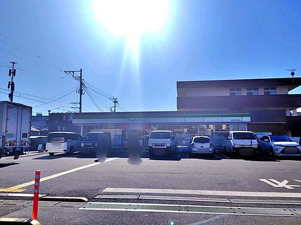ファミリーマート新座市役所通り店(約420m)